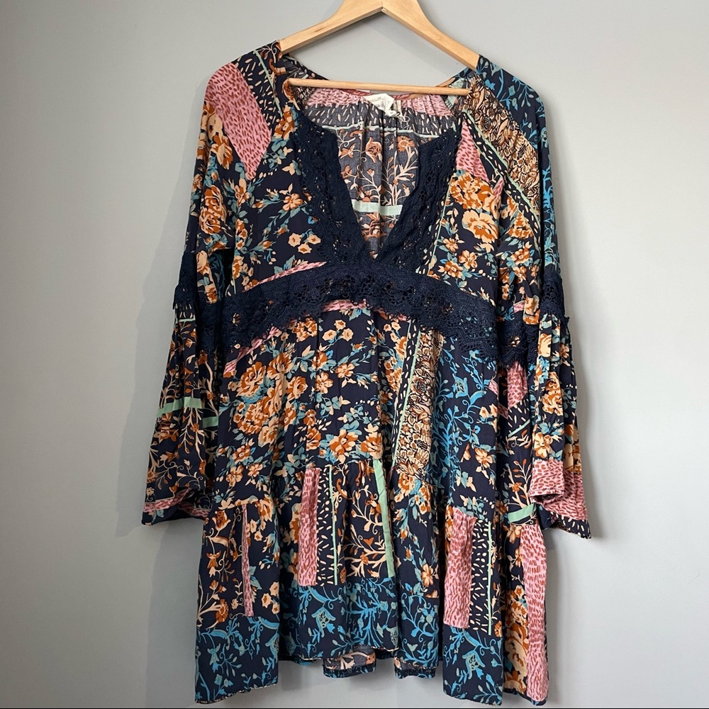 JAASE Boho v-neck crochet hippie shirt size medium